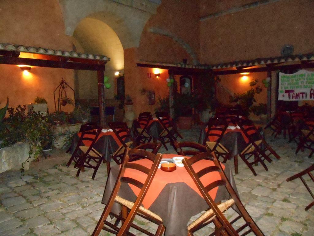 モンテスカリオーゾ Oasi Rupestreヴィラ エクステリア 写真